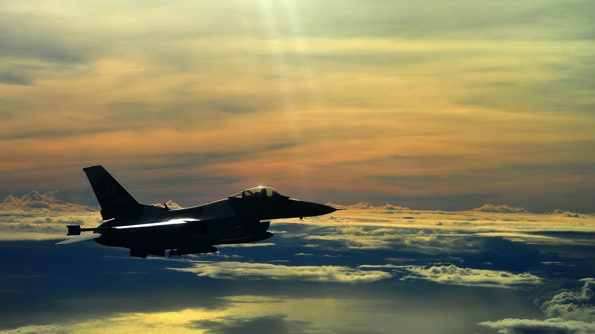 足球场上高能对抗,球员技艺精湛,足球身体对抗技巧