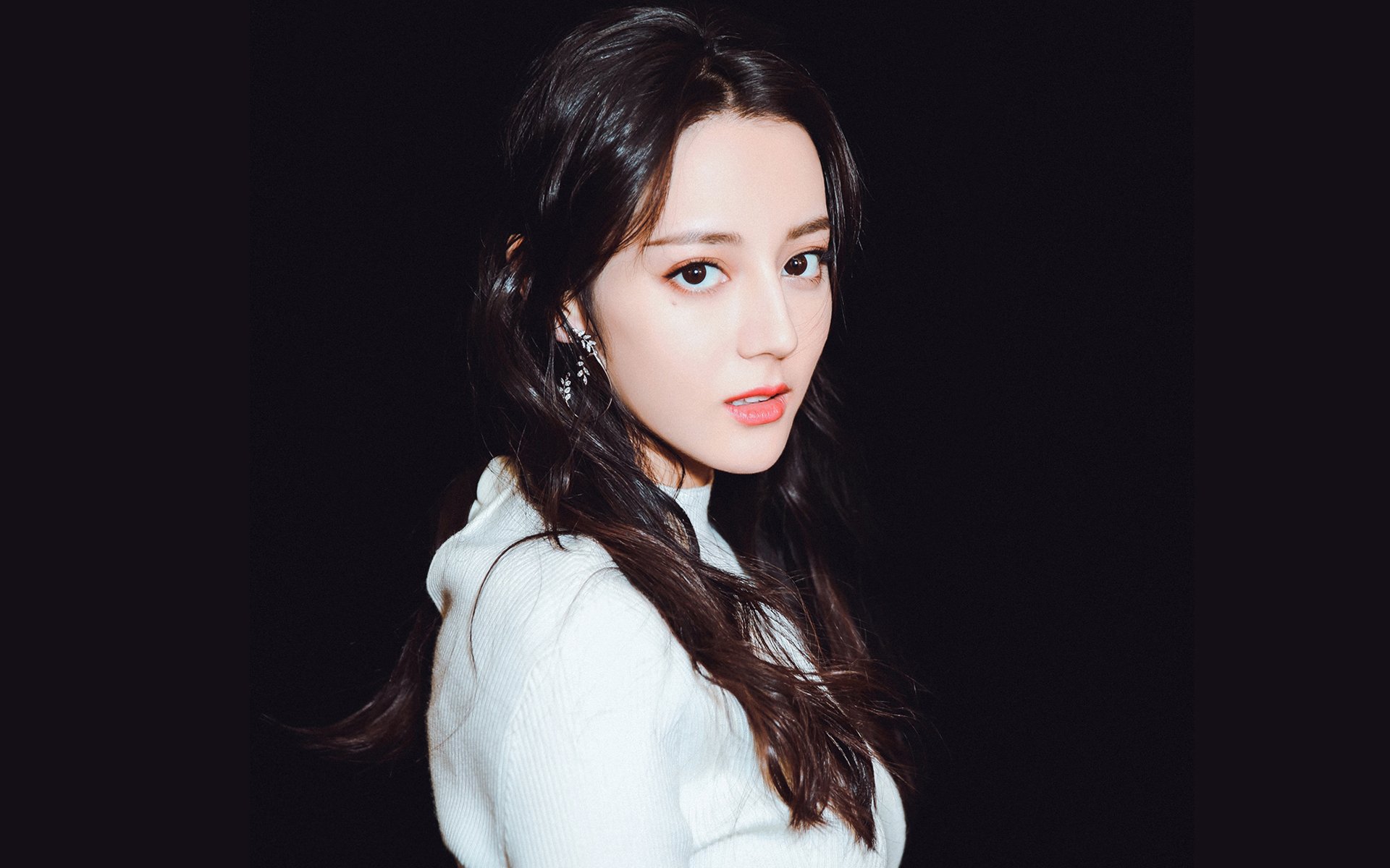 AYX SPORTS-鹈鹕中锋持续专注脚步训练强化篮下对抗，鹈鹕鹈鹕